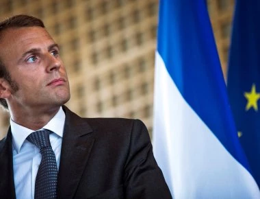 Τα «Κίτρινα Γιλέκα» φεύγουν τα «Κόκκινα Στιλό» έρχονται - Αντιμέτωπος με νέα εξέγερση ο Μακρόν